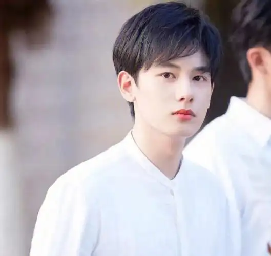 胡先煦吴磊成竞品?奚梦瑶秀优越感?|模特|女明星_网易订阅