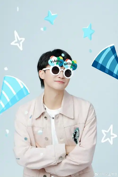 周深生日写真好有童趣##被周深生日图可爱到