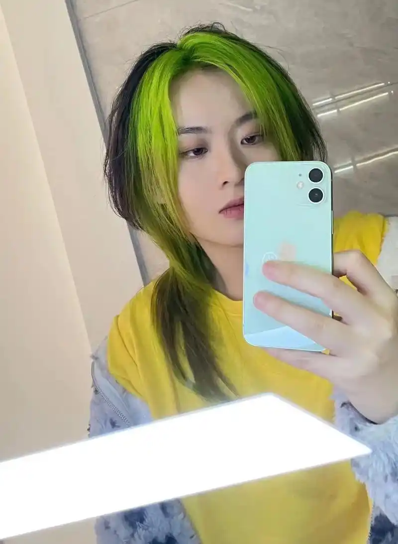 挑染荧光绿发色作品顾客反馈超喜欢