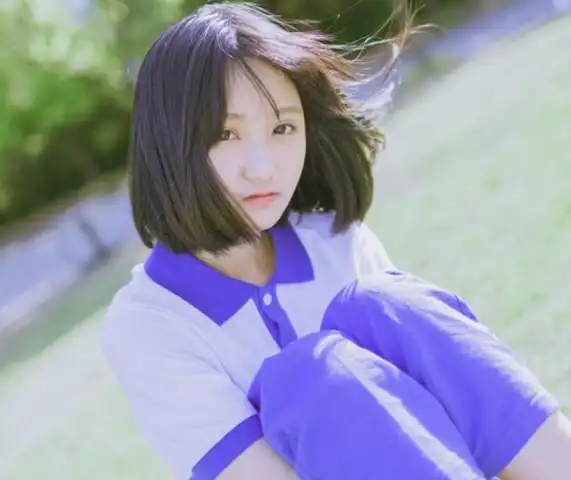 贵族学校中女生的校服为什么是裙子?而普通学校则是裤子,很意外