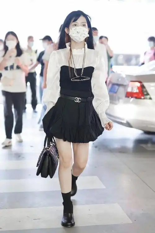 赖美云真的才153机场花苞裙穿出高挑身材比小个女生都学着点