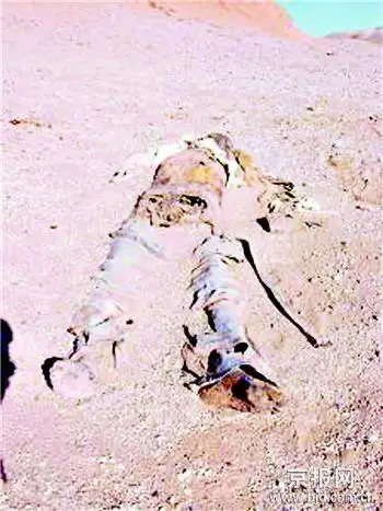 罗布泊干尸不是彭加木