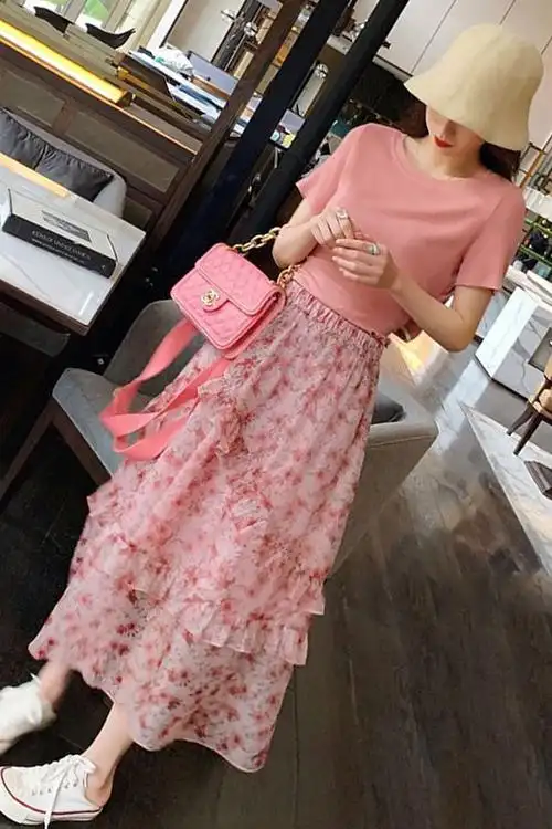 粉色减龄套装女洋气新款韩版t恤碎花半身裙时尚两件套