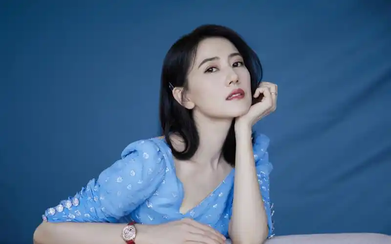 高圆圆优雅写真壁纸-美女壁纸-高清美女图片-娟娟壁纸