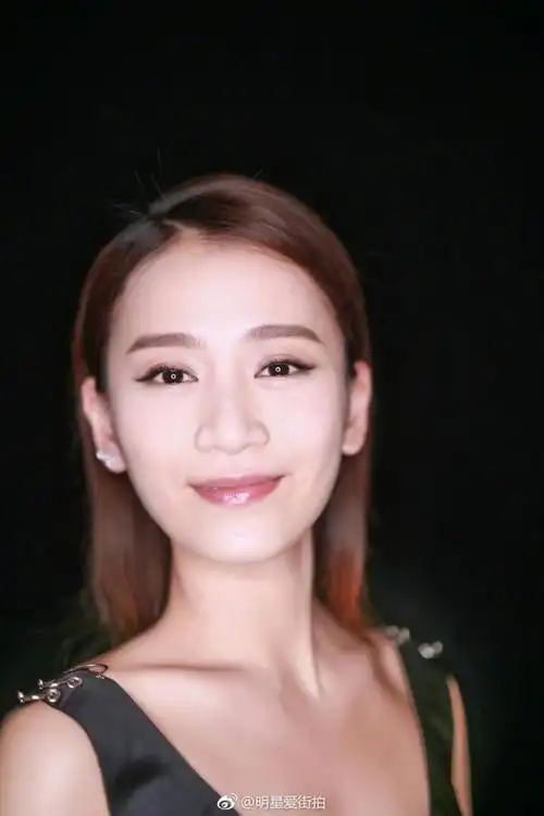 星尚现场# 新晋"冯女郎"@隋源小朋友 在即将上映的电影《芳华》中