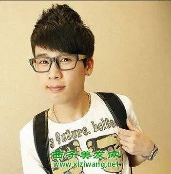 男生两边剃掉斜刘海 干净清爽又另类(3)_男生发型_西子美发网