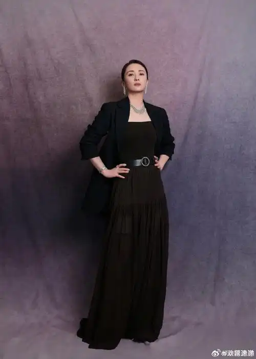 蒋勤勤哽咽发表荣誉感言##蒋勤勤最受传媒关注女主角