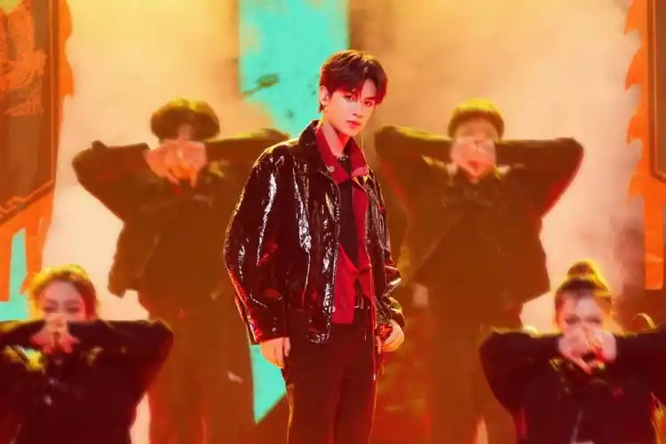 202248黄明昊王牌舞台