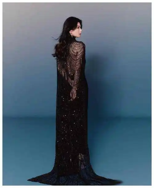 女神刘涛魅力无限,黑色蕾丝礼服写真,惊艳无比_时尚_照片_气质