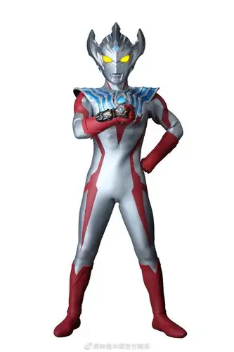 令和时代第一位奥特战士泰罗奥特曼之子泰迦奥特曼登场