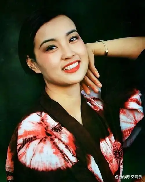 8段情史,4段婚姻,60岁再当新娘,刘晓庆的"野"真学不来