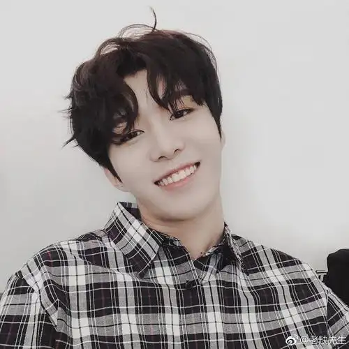 如玉山上行,光映照人——范丞丞笑容合集