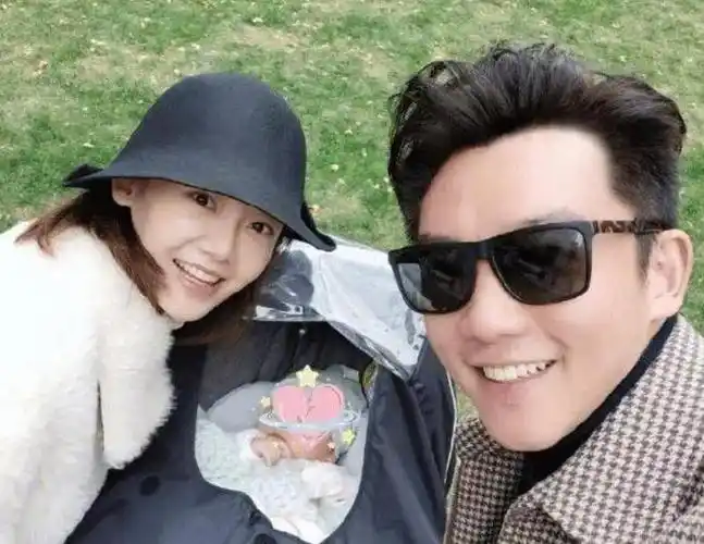 上"草莓"明显|郑恺|杨颖|鹿晗|女明星|迪丽热巴|苗苗(演员)_网易订阅