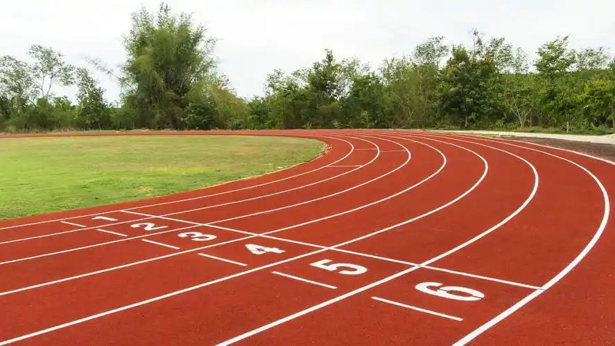 并全面通过国际田联(iaaf)对田径跑道的理化性能指标检