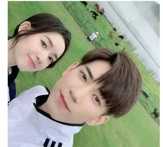 如今肖战人气飞升,王玉雯却仍在小成本剧中担任女主,可谓发展悬殊.