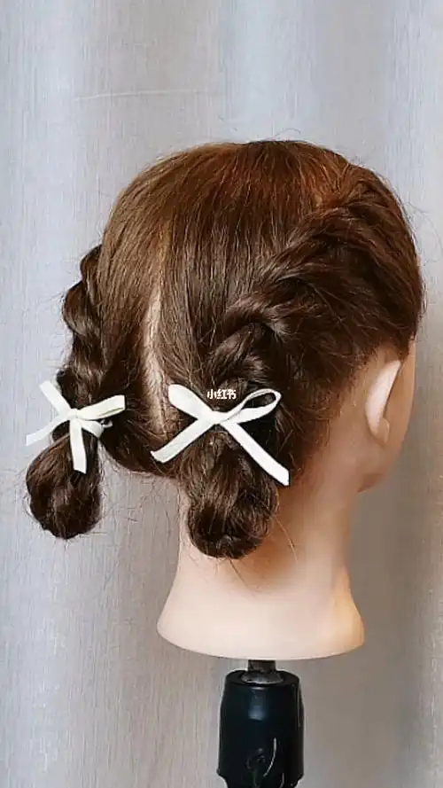 戴蝴蝶结的双马尾你要的少女心减龄发型
