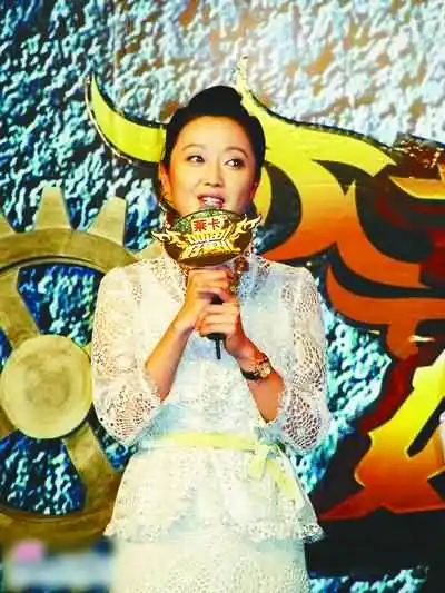 p>倪琳,女,是节目主持人,祖籍 a target="_blank" href="/item/江苏