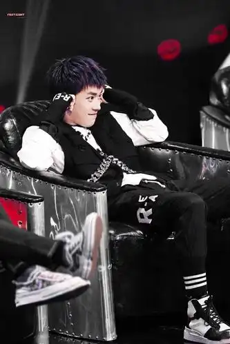 易烊千玺街舞直拍cut 今天的易队可爱到你了吗?_app