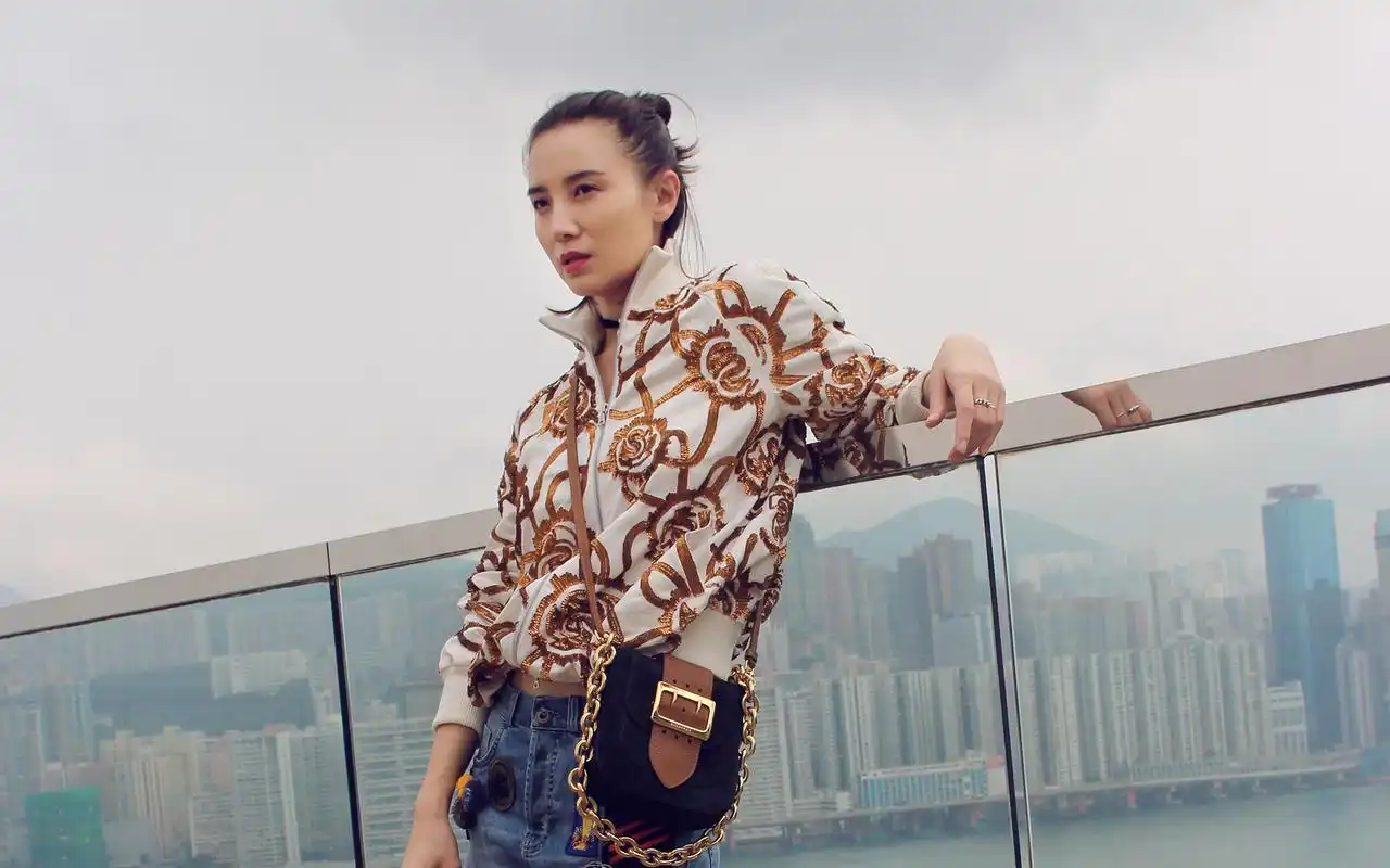 宋佳时尚唯美街拍图片桌面壁纸