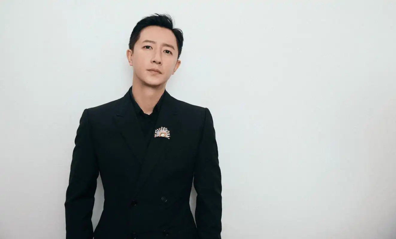 《北辙南辕》中的韩庚太油腻:发际线高额头大,脸部粗糙法令纹深