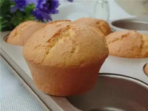 还记得小时候吃的鸡蛋糕吗?只要有面粉鸡蛋和糖在家也可以做出来