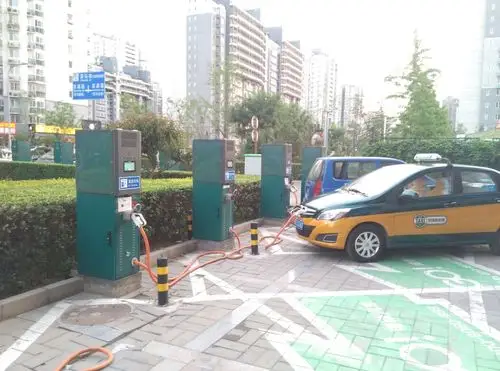 北京充电基础设施新规:每半径五公里一个电动车充电桩