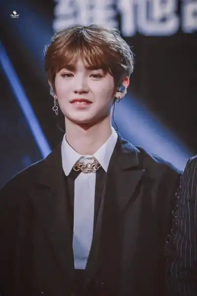 justin黄明昊图见水印小王子了解一下～ colorfuldream_justin