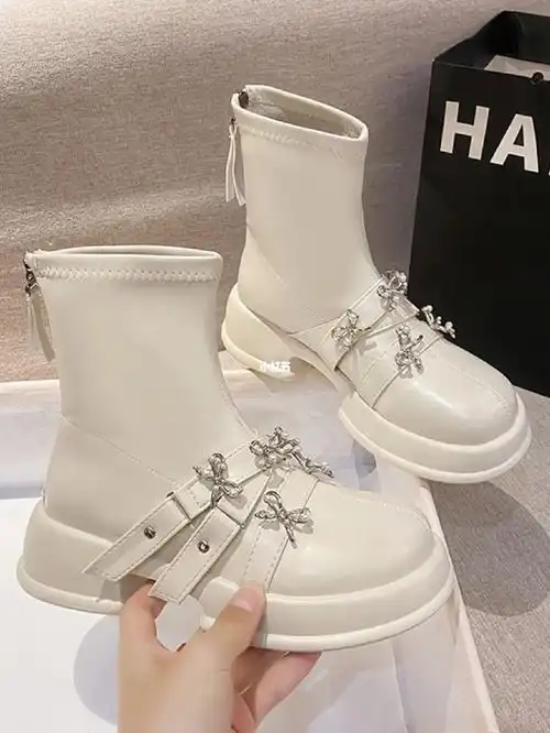 甜酷风白色马丁靴女2022年秋冬新款后拉链瘦