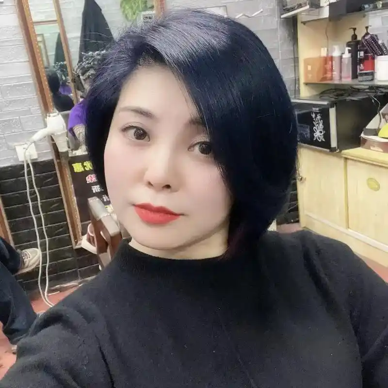 金典沙宣 蓝黑色#新的一年来个新的发型 #女士减龄短发推荐 - 抖音