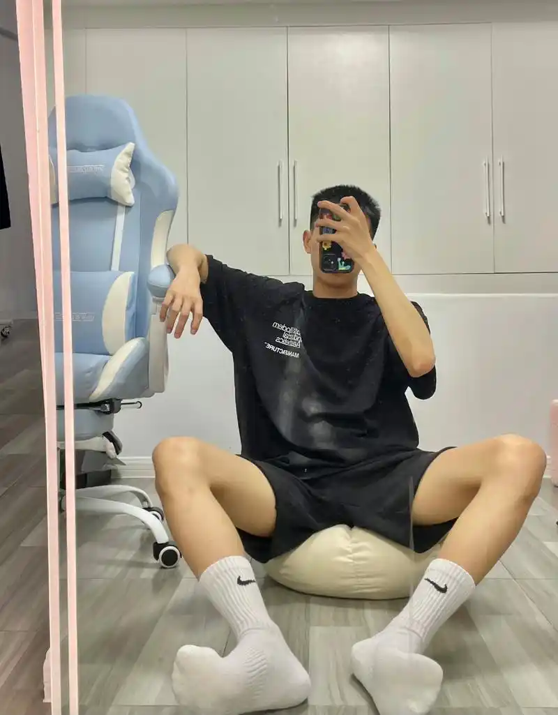 乖乖的#体育生# 白袜体育生