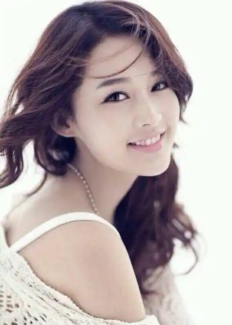 从"陆展博"到邓伦,李沁和前男友们,为何最后都不欢而散?