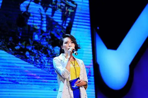 金池清华奉献演讲处女秀 最感恩"中国好声音"