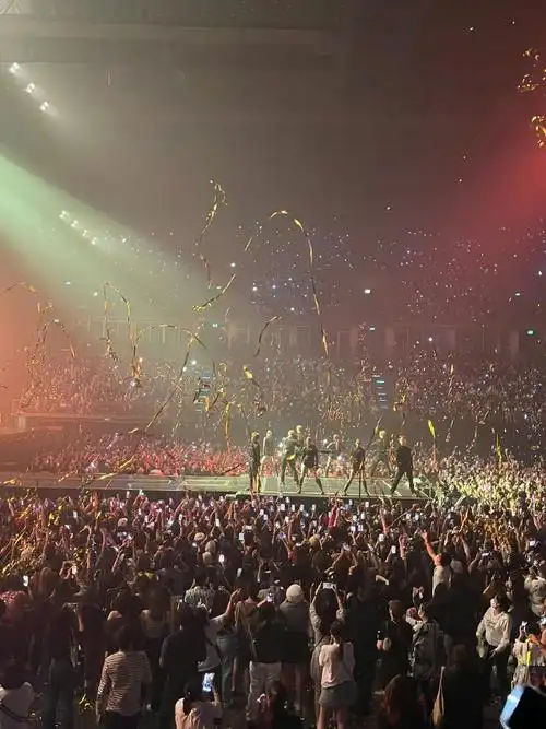 #王嘉尔世巡曼谷首站现场##王嘉尔泰国演唱会上座率#