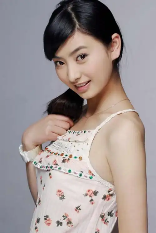 美女演员斓曦张凡