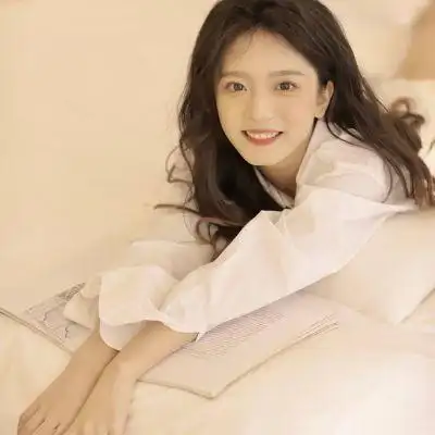 白色衬衫清纯头像女生干净高清图片