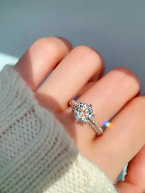 简简单单的15克拉钻戒