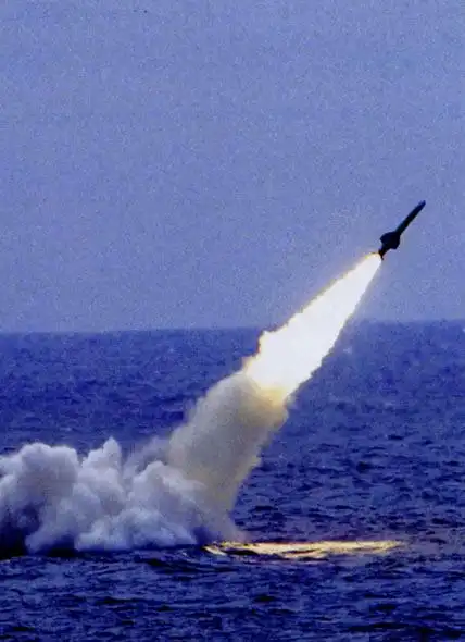 图文:潜艇水下发射反舰导弹