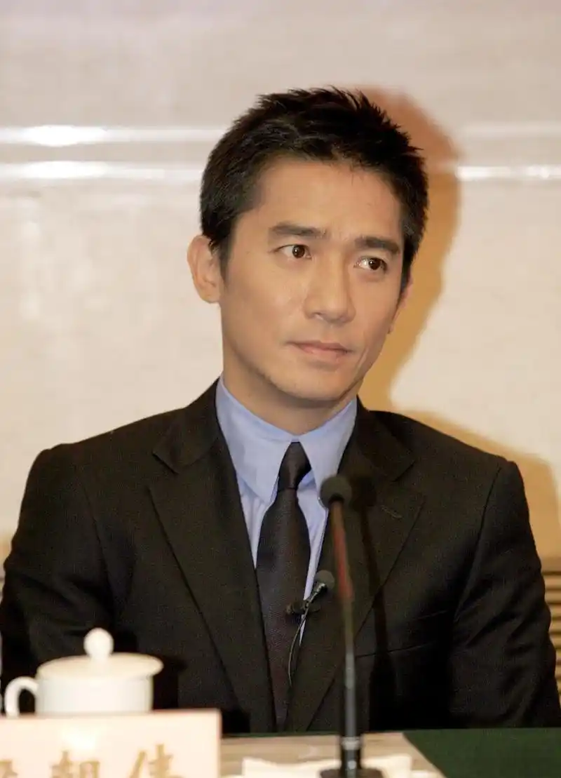 梁朝伟的妻子刘嘉玲飞赴日本维权,事件真相仍未明朗.