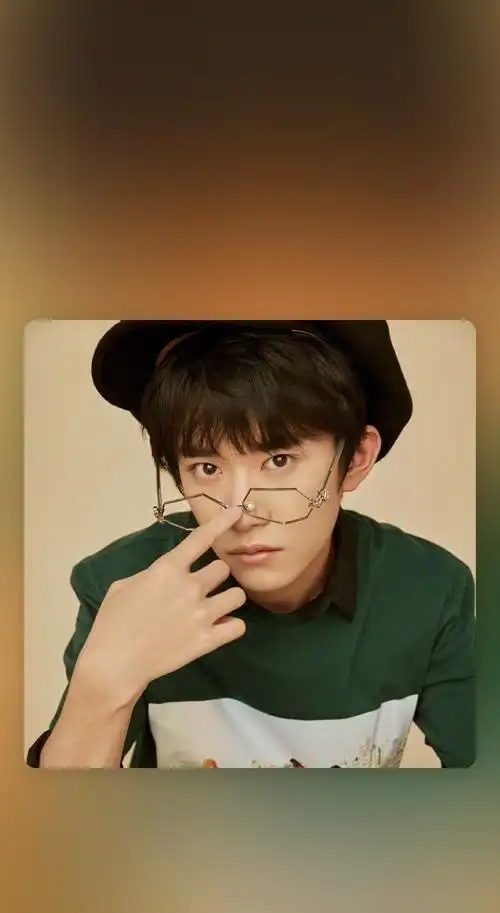 易烊千玺高清帅气手机壁纸