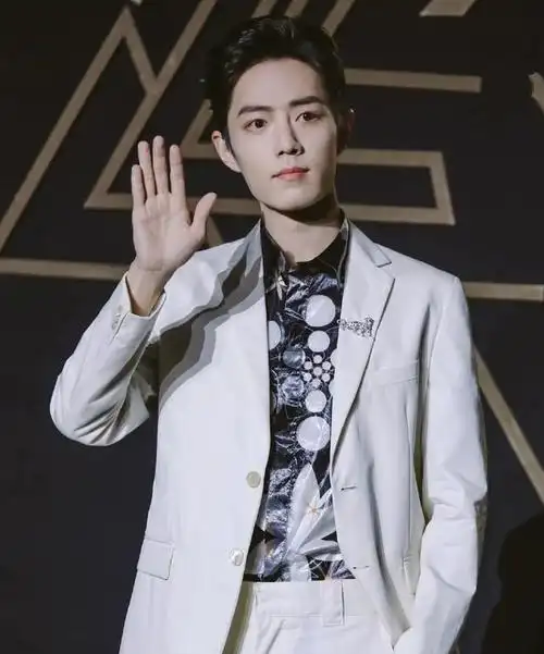 180cm王一博和183cm肖战,同穿白色西装