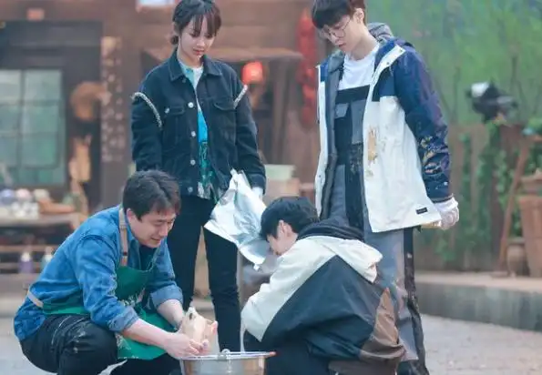 向往的生活预告 杨紫和张艺兴站一起画面十分养眼