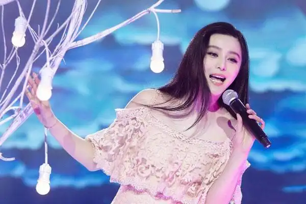 范冰冰称已被妈妈逼婚:有没有认识新的朋友?