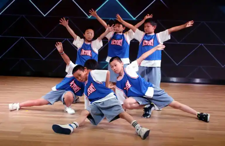 苏州高新区青少年活动中心举行"鹿鹿成长秀——街舞结课汇演"