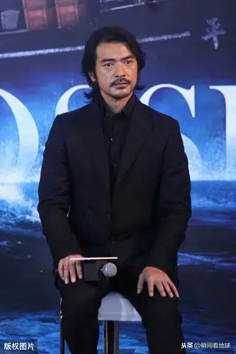 金城武47岁了 胡子拉碴成大叔 网友直呼太帅了