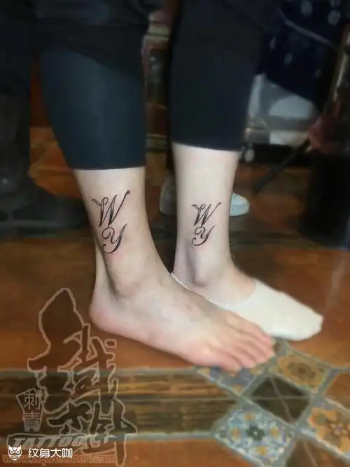 情侣脚踝字母纹身