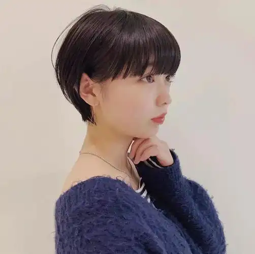 女生潮短发发型