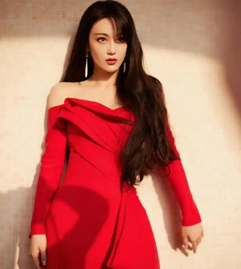 张馨予真的是一个充满女神范儿的美丽女性!