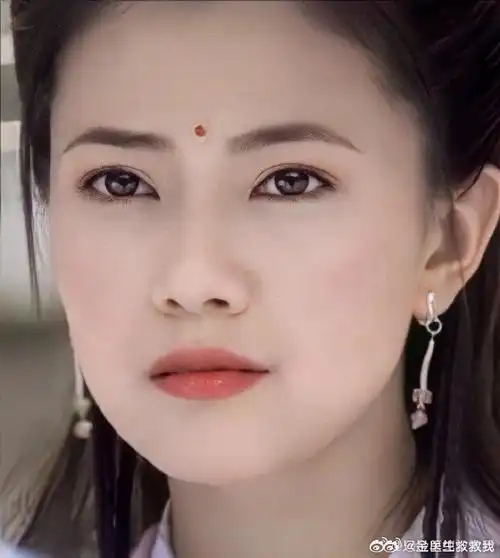 高圆圆说九阴白骨爪长度和功力有关##高圆圆说周芷若花手练了很