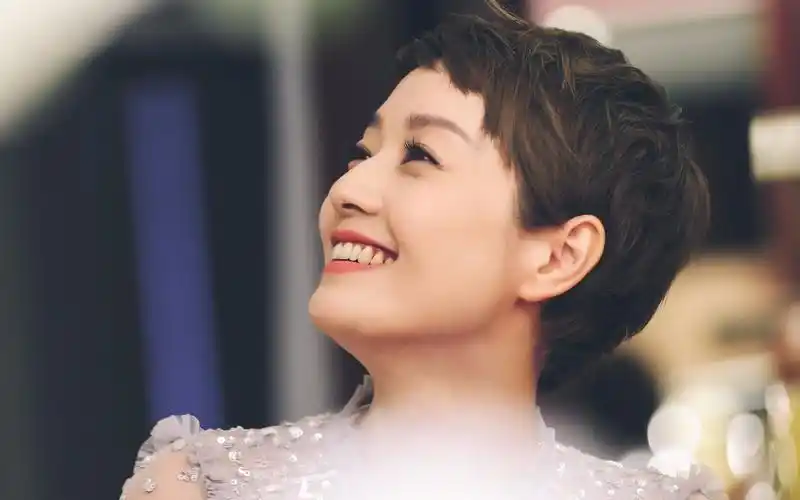 白玉兰提名酒会《都挺好》三兄妹合体 马伊琍不想做马司令