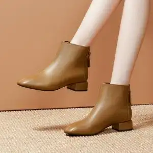 卡其色短靴女真皮图片